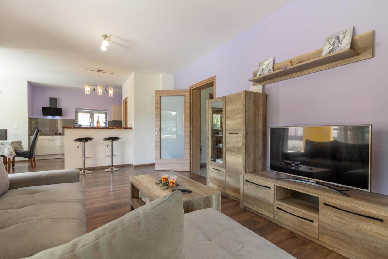 Modern Villa Eve In Medulin With Pool Near The Beach 外观 照片