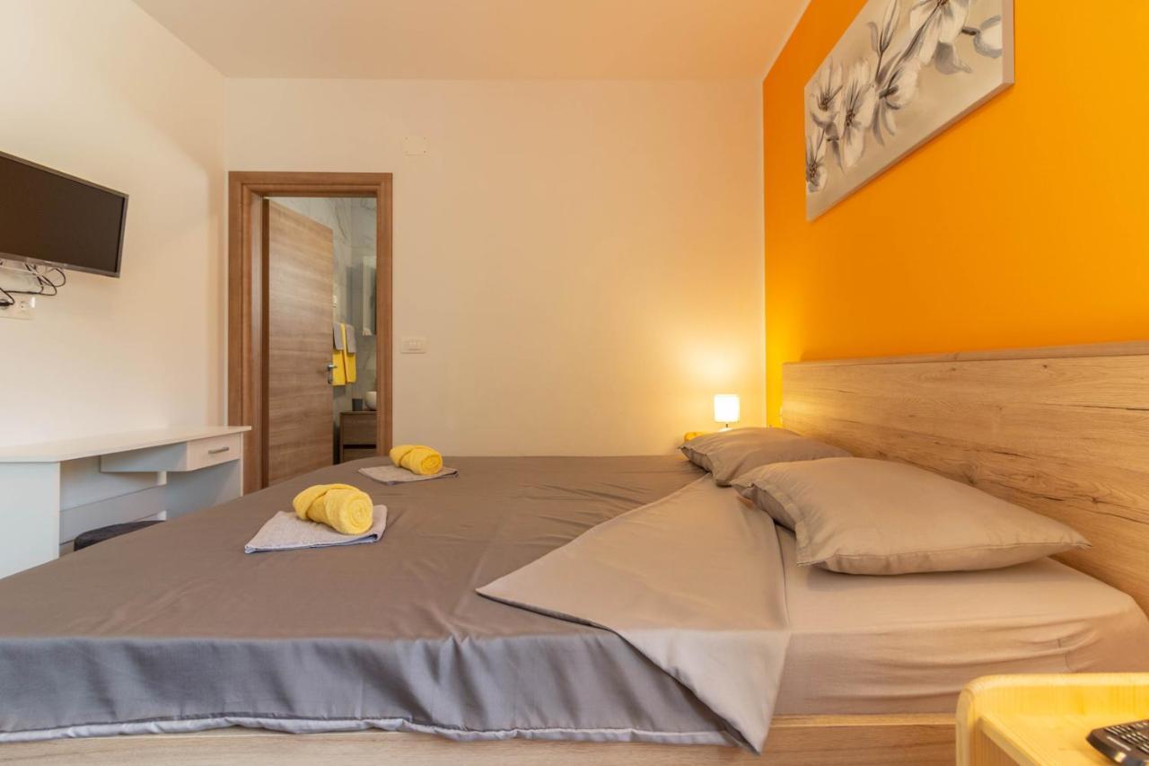 Modern Villa Eve In Medulin With Pool Near The Beach 外观 照片