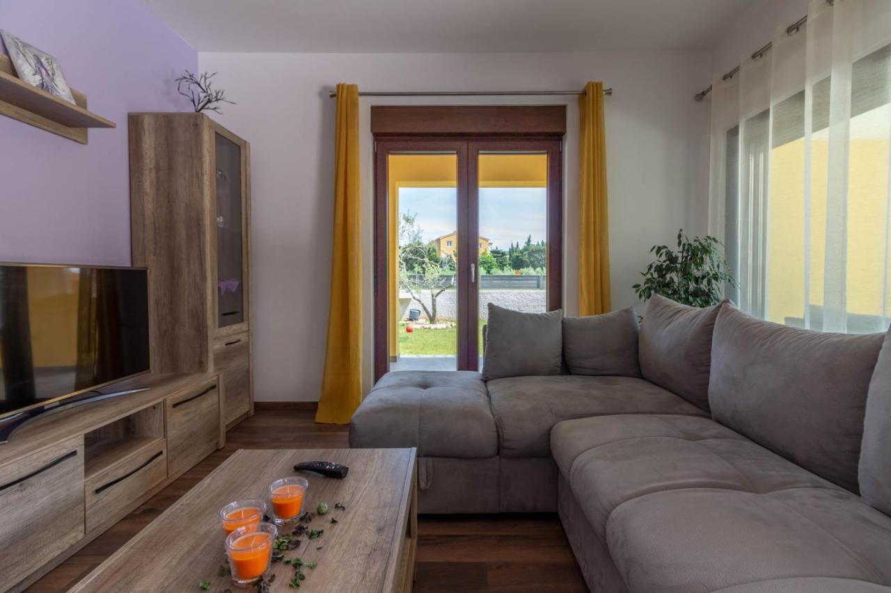 Modern Villa Eve In Medulin With Pool Near The Beach 外观 照片