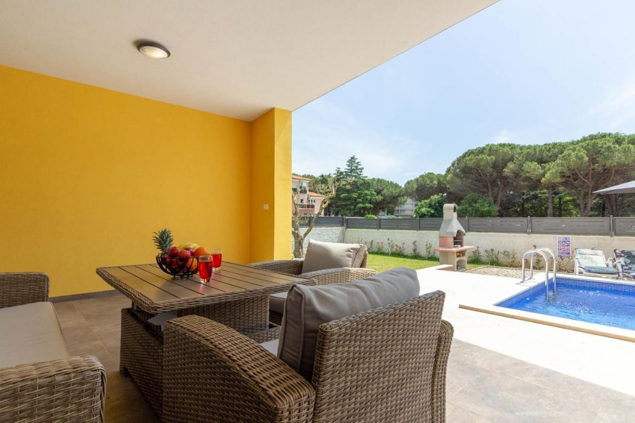 Modern Villa Eve In Medulin With Pool Near The Beach 外观 照片